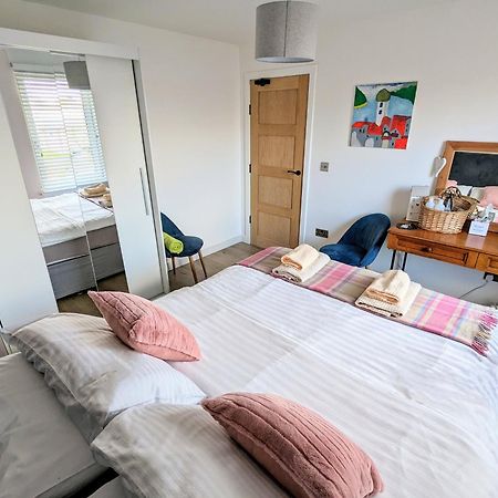 Cosy Guest Room In A Family Home With Free Parking Edinburgh Exterior photo