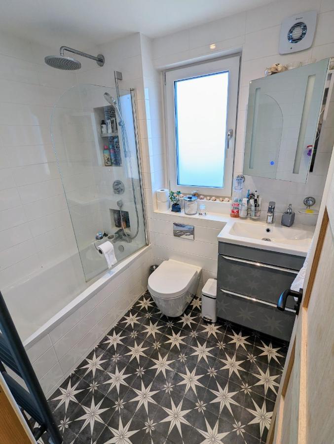 Cosy Guest Room In A Family Home With Free Parking Edinburgh Exterior photo